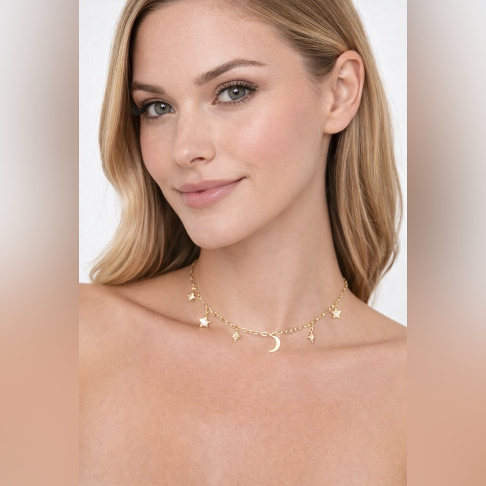 Star Moon Charm Circle Goldtone Chain Choker Short Statement Necklace 17.5 NEW
